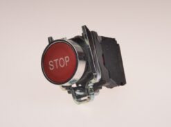 Przycisk sterowniczy XB4BA4342 (STOP) 1xNO